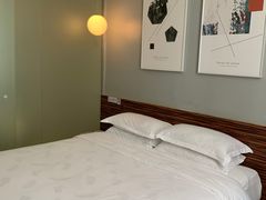 -卡罗酒店(东门晒布地铁站店)