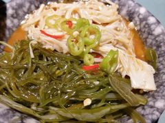 麻辣金针菇-八月美食小馆(银泰城总店)