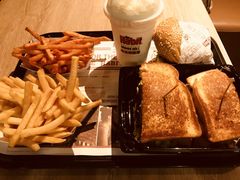 -The Habit Burger Grill 哈比特汉堡(复兴soho店)