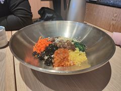 烤牛肉拌饭-梨花牛肉汤饭(仁恒伊势丹店)