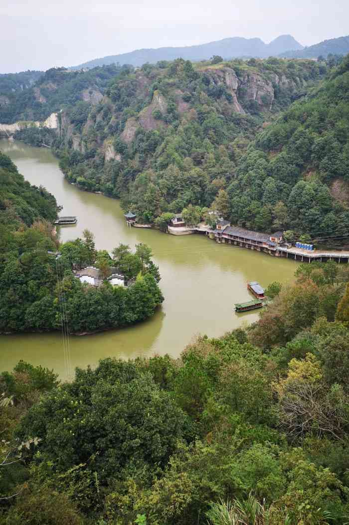 天烛湖仙境-"去玩了天烛湖仙境,沿途绿荫阵阵,凉风习习.