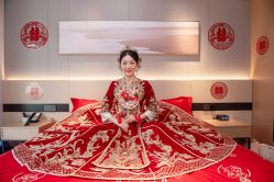 -拉瑞娜LaReine婚纱礼服高级定制