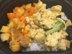 红烩牛肉木耳炒蛋双拼饭-全家便利店(孩儿巷店)