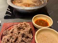-牛YO寿喜烧·铁板烧和牛火锅自助(市府恒隆店)