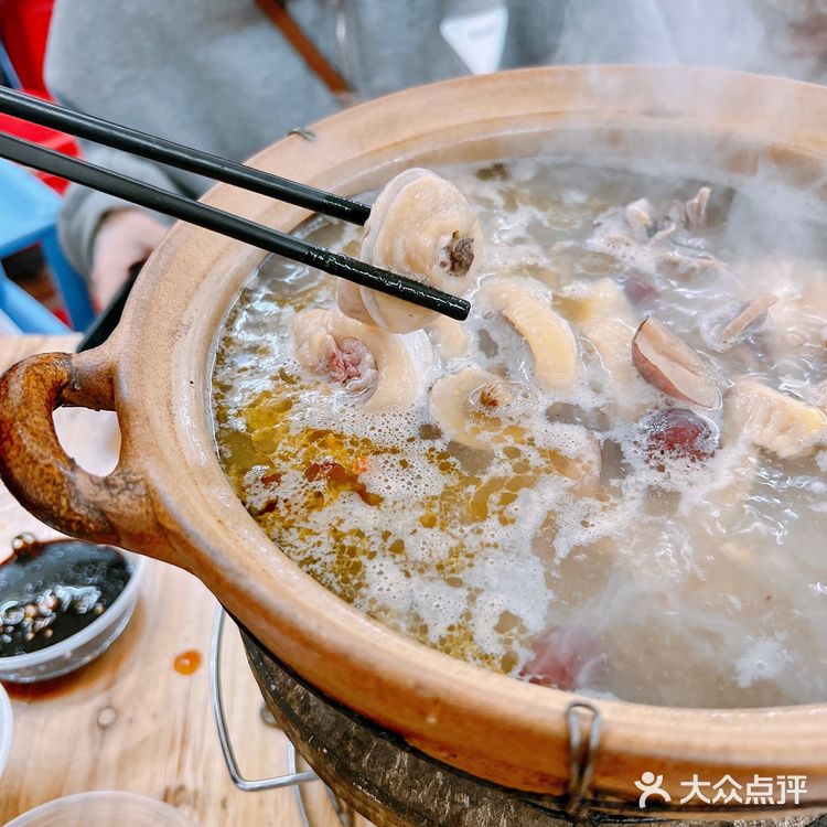 埋单也才490元，着实是近来吃得最便宜又饱的一顿