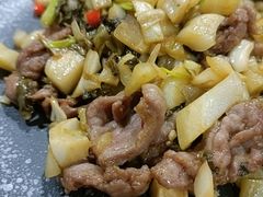 -何乡别院·中式农庄(姑婆山大道店)