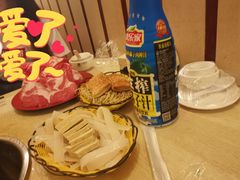 -洞庭洲·防空洞火锅·烧烤·铜锅涮肉(新百广场店)