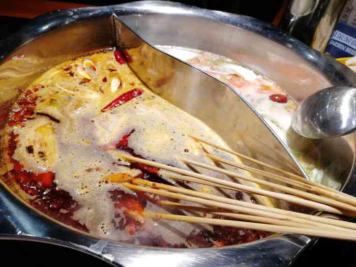 巴人治灶串串香火锅文峰广场店