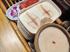 -老牌坊云南鱼豆花火锅(哈西万达店)