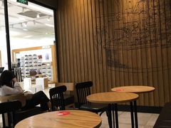 大堂-星巴克臻选(舟山凯虹广场店)