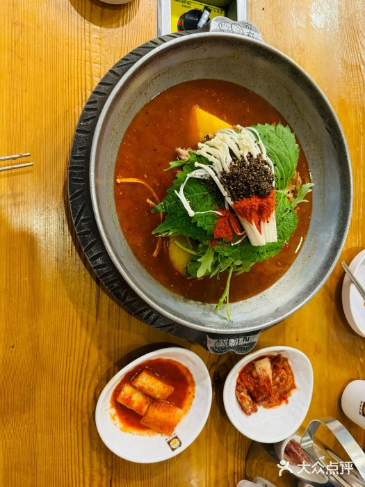喇喇排骨火锅·传统韩式脊骨汤(望京西园总店)图片