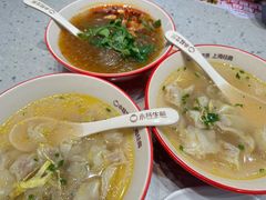 -小杨生煎(金山百联购物中心3楼店)