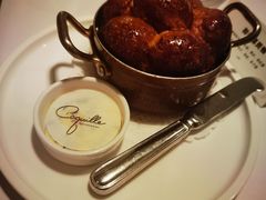 餐前面包黄油-壳里西餐厅Coquille Seafood Bistro(蒙自路店)