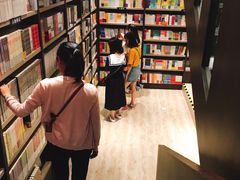 -钟书阁(群光广场店)