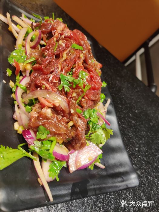 赤铁扒拉锅·烤串·烤鸽子炙烤牛肉图片
