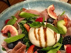 帕尔马火腿和布拉塔球-IL TEATRO 精品意大利餐厅