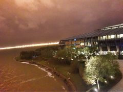 -上海滴水湖皇冠假日酒店