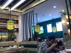 大堂-湘当有饭剁椒鱼头(昆山招商花园城店)
