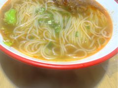 酸辣牛肉米线-老陶包子铺(南大西南村店)