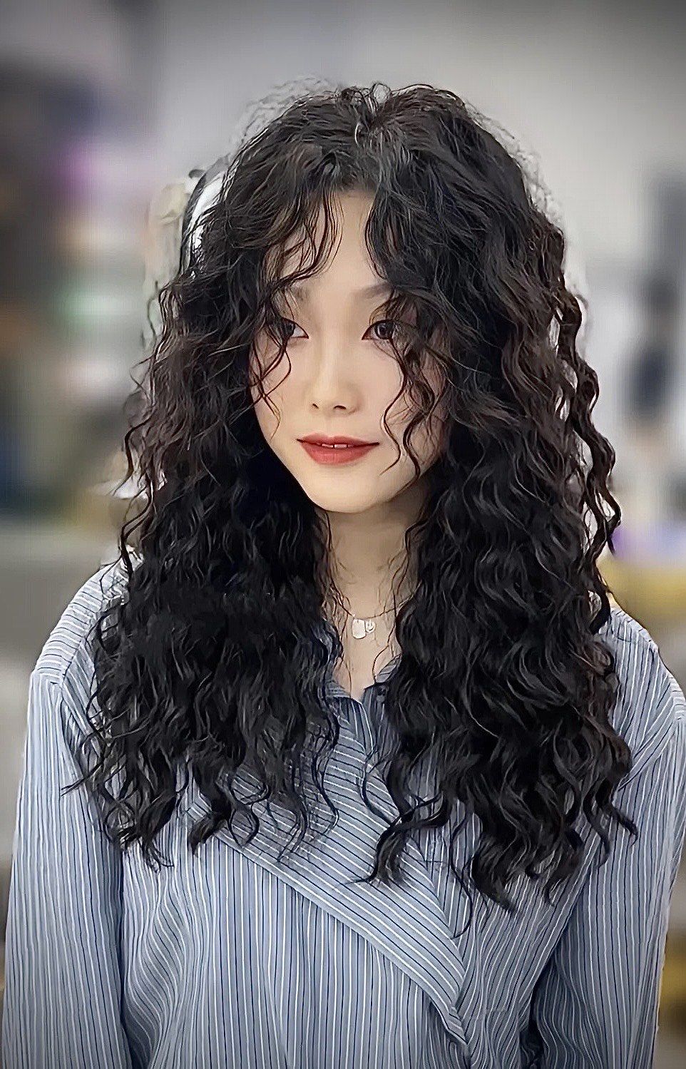 蓬松烫发
#轻松打理的时尚发型 
#羊毛卷发量增多