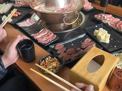 -果松木炭酸菜铜火锅·外婆参鸡汤