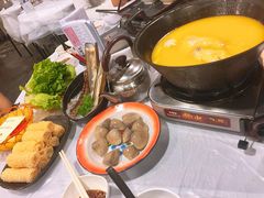 -鲜入围煮花胶鸡海鲜火锅