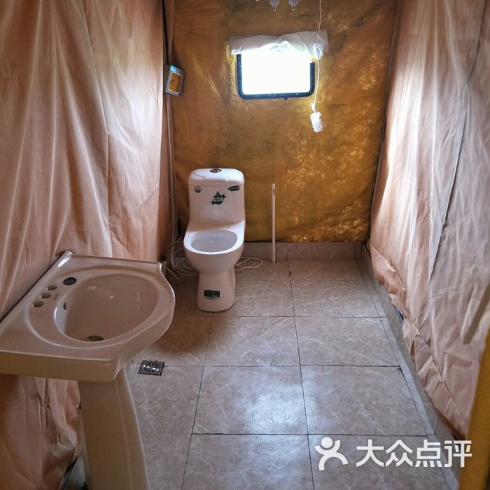 东北岸自驾游露营地 蒙古包的卫生间!