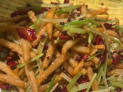 -黄泥岗·地道湖北菜(奥特莱斯店)