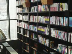 -钟书阁(松江泰晤士小镇店)