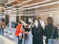 -星巴克臻选(上海虹桥新天地三店)