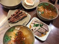 -亮亮面馆(经六路店)