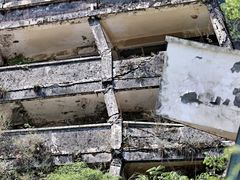 -四川汶川特大地震漩口中学遗址