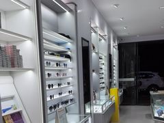 -光明眼镜·蔡司授权(徐泾店)