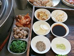 -围炉肉舍•炭烤活鳗•丹东海鲜烤肉(步行街店)