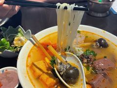 -大头虾越式风味餐厅(光明广场店)