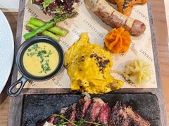 -Mark&Mars Restaurant