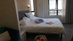 -海豚湾高端月子会所(黄浦店)