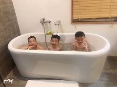 -田园东方蜜桃村的田野营地
