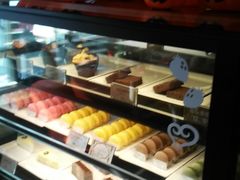 面包甜点陈列柜-麦当劳(双榆树店)