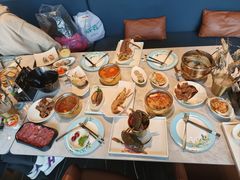 -雍容荟帝王蟹活龙虾展台自助(IFS黑金店)