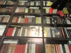 -钟书阁(松江泰晤士小镇店)