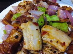 脆火烧炒白肉-金卯白肉罩火烧