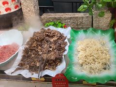 -四囍码头海鲜烧烤自助火锅(外滩南京东路悦荟广场店)