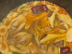 -芸山季·云南山珍菌火锅(人民广场来福士店)