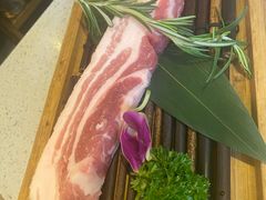 厚切排酸五花肉-炭之家齐齐哈尔大片烤肉·涮毛肚火锅·齐齐哈尔烤肉(中央大街店)