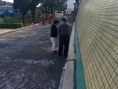 -燕子岗体育场