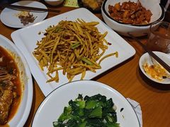 -莲餐厅·湖北菜·潜江小龙虾店(愚园路店)