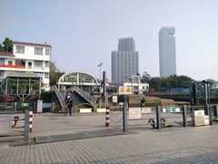 -鱼珠码头(轮渡站)