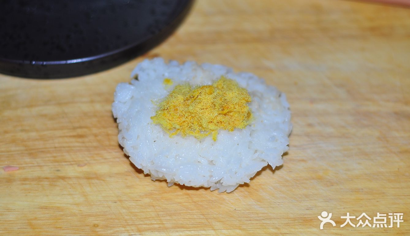 孩子会很喜欢的泰迪肉松饭团