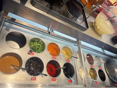 -成都你六姐·牛肉冒菜(城市集市合生汇店)